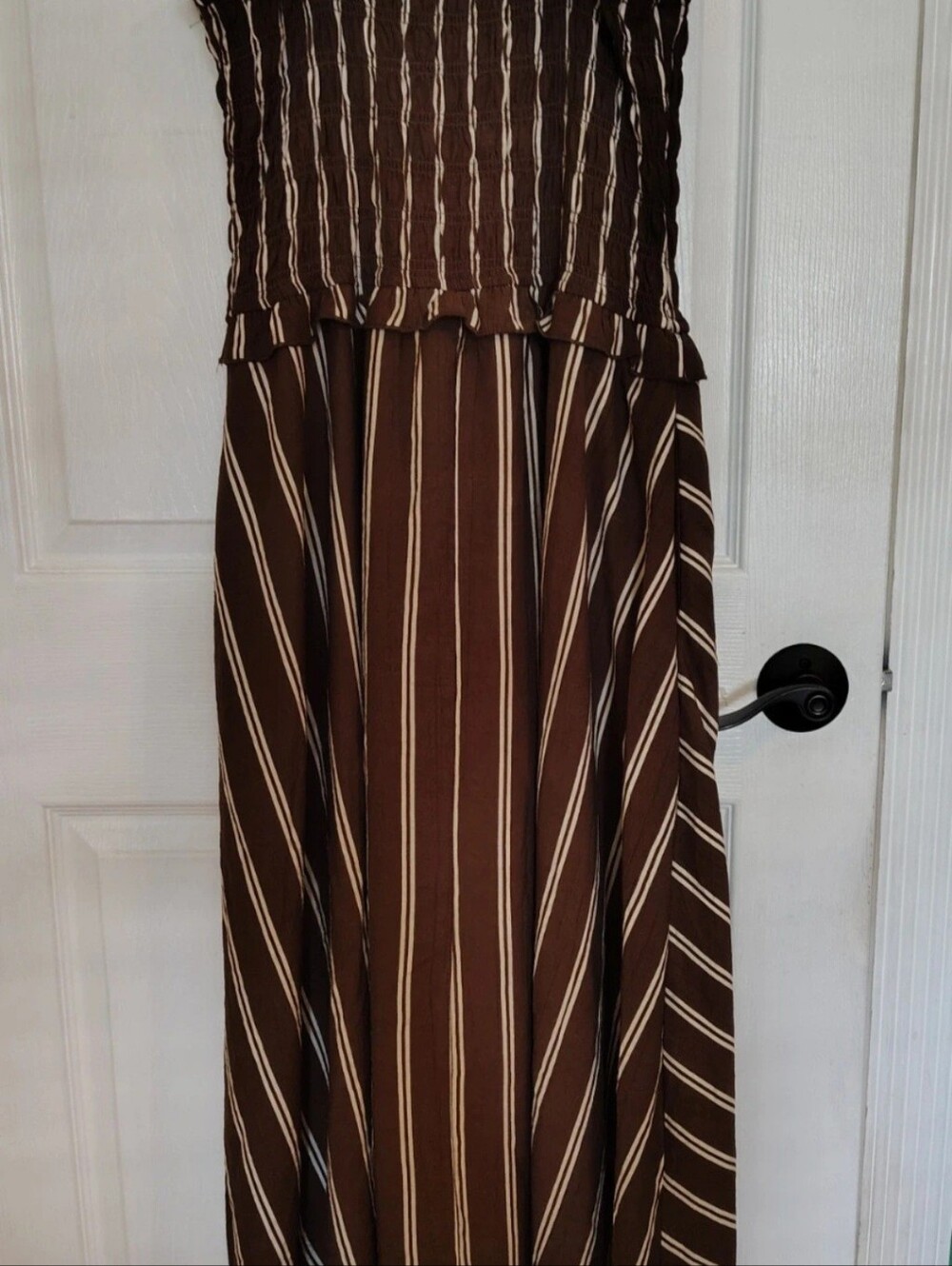 BRAND NEW NEVER WORN Trixxi Brown Striped Smocked Midi wDress Pockets Size LARGE - Picture 3 of 4
